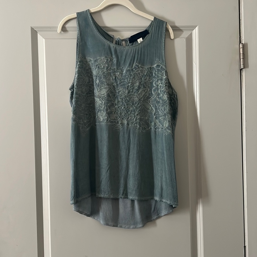 light blue/green top